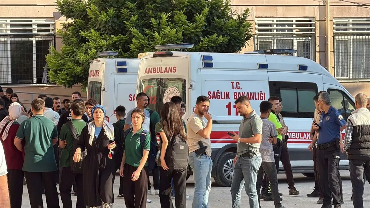 manisada-11-ogrencinin-yaralandigi-saldirida-7-zanli-tutuklandi-1790374131240.jpeg Manisa'da 11 öğrencinin yaralandığı saldırıda 7 tutuklama: Gerekçeler belli oldu-4