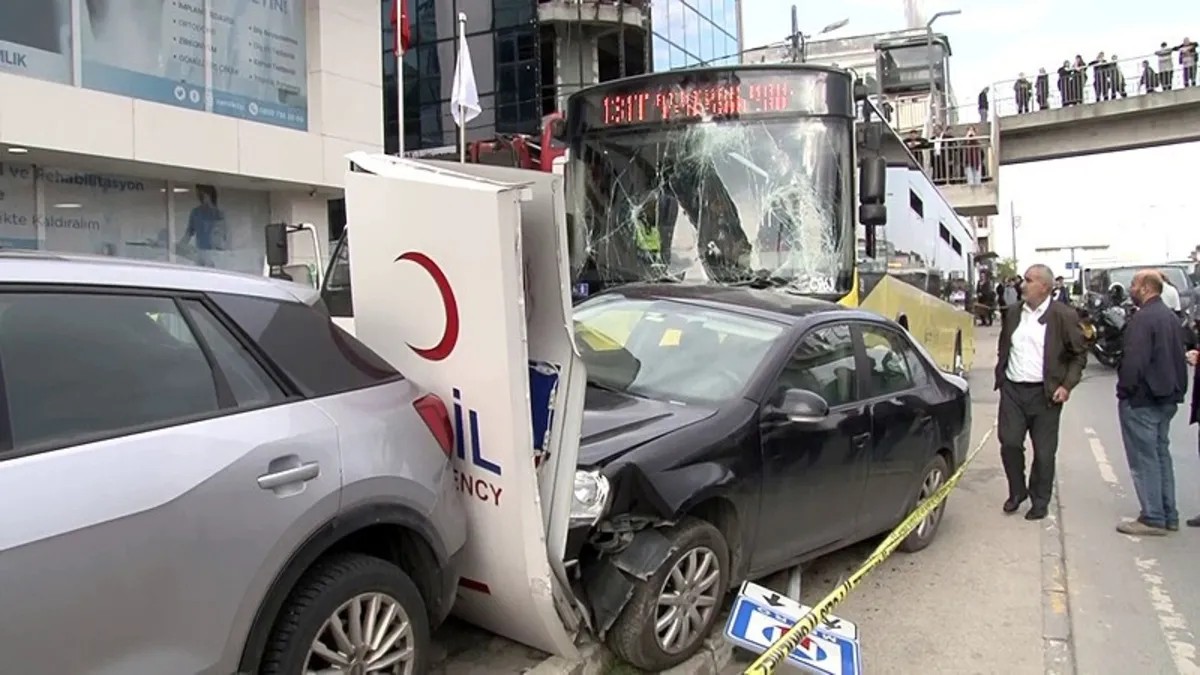 Bir kişinin hayatını kaybettiği, 4 kişinin yaralandığı İETT kazasında mahkeme kararını açıkladı. (Fotoğraflar: AA)