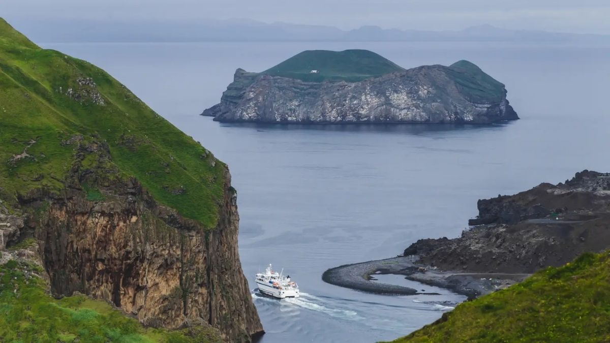Kulübede kullanılmak üzere yağmur suyu toplanıyor. (Foto: Unusual Places)