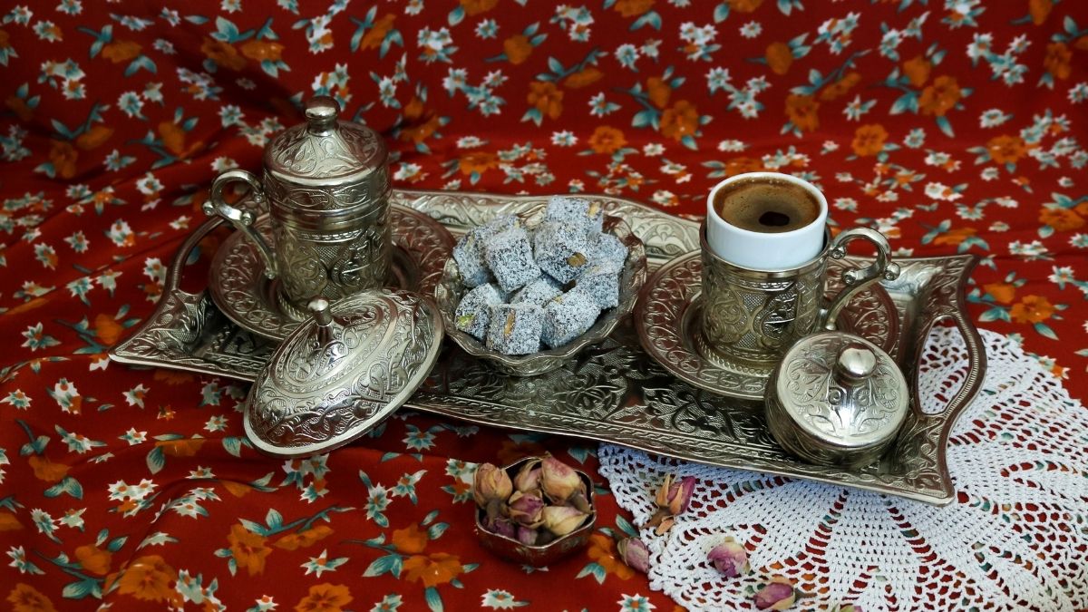 Türk kahvesi, yalnızca tadıyla değil, etrafında oluşan sosyal geleneklerle de kültürel bir değer taşıyor. (Foto: Takvim foto arşivi)