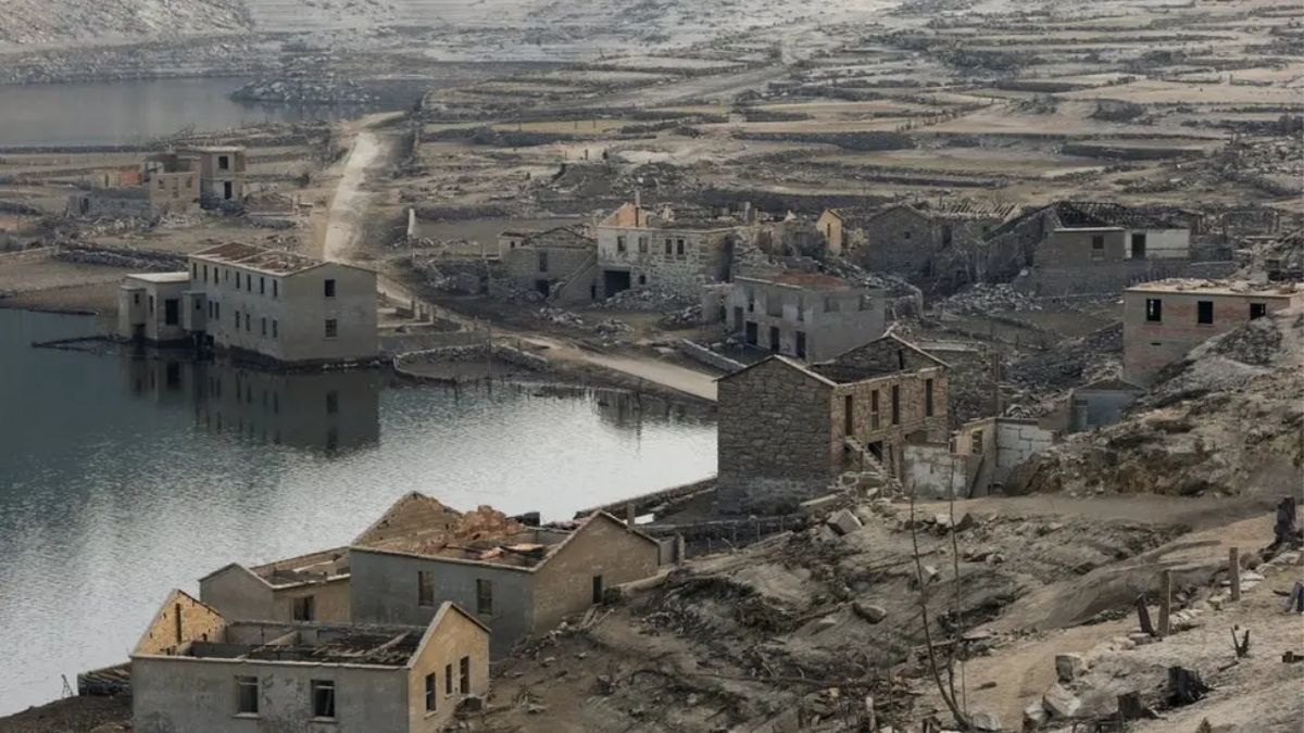 Aceredo, Lindoso Barajı’nın faaliyete geçmesiyle birlikte 1992 yılında sular altında kalarak haritadan silindi. (Foto: Reuters)