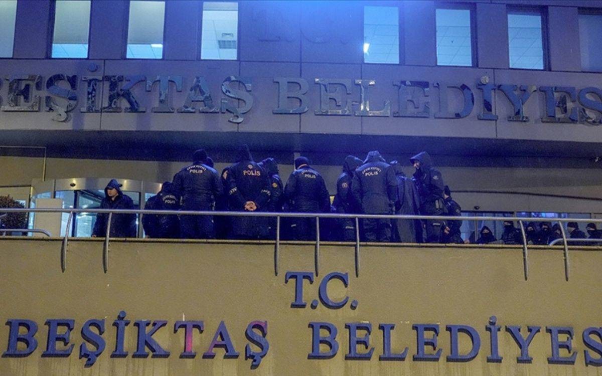 Beşiktaş Belediyesi'ne operasyon (Fotoğraf: AA)