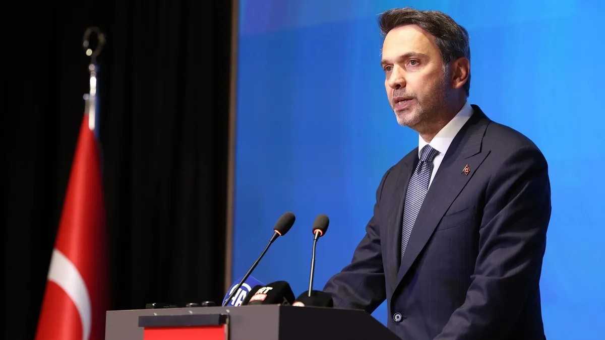 Enerji ve Tabii Kaynaklar Bakanı Alparslan Bayraktar, yenilenebilir enerjideki rekor üretimi değerlendirdi. (Foto: Takvim Foto Arşivi)