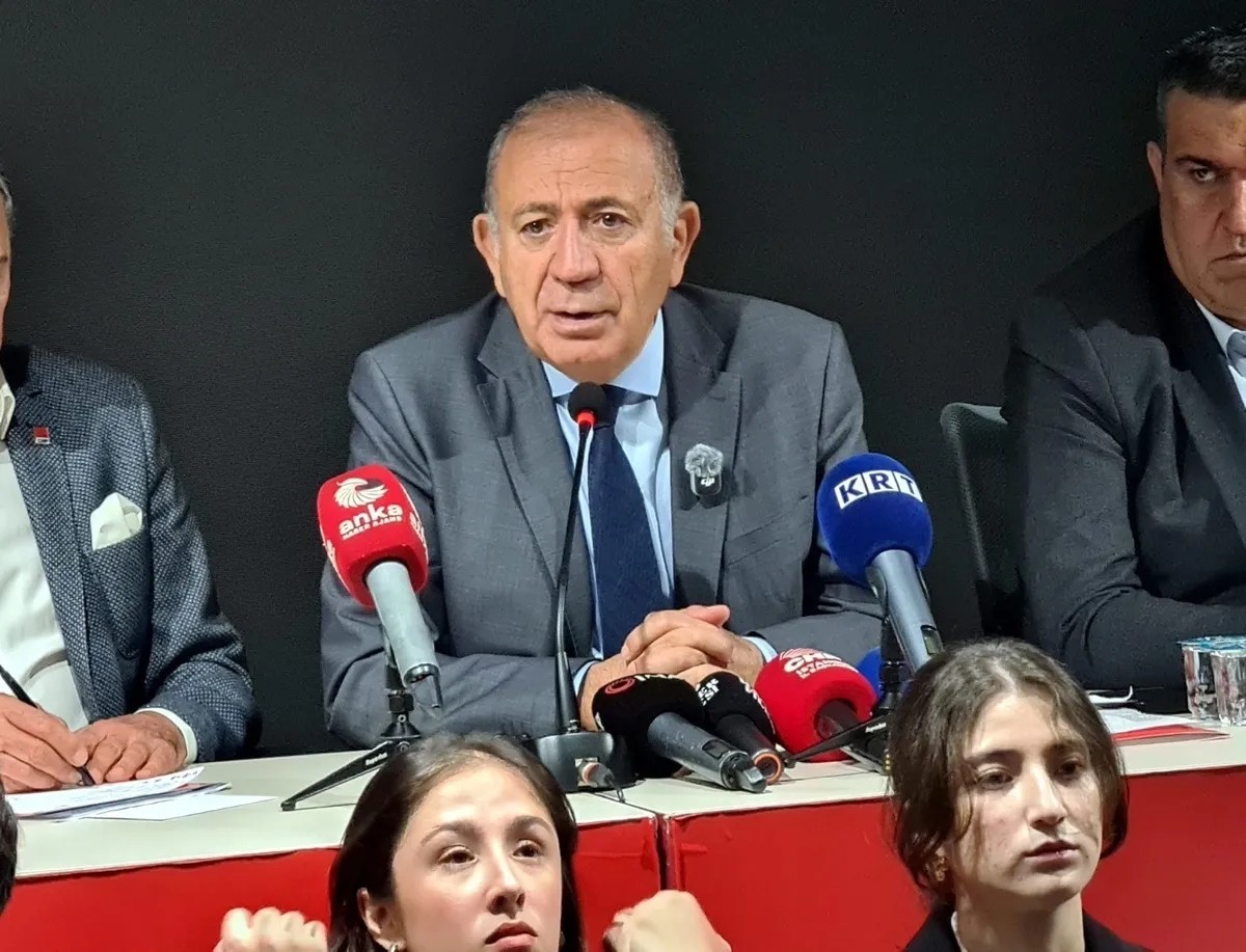 CHP içinde bir grubun Gürsel Tekin'i tasfiye etmek istediği söyleniyor (Foto: İHA)