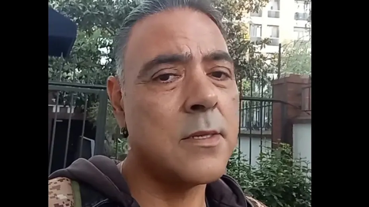 Atilla Taş'ın yakın arkadaşı Ozan Orhon'dan açıklama geldi. Acı haberin ardından dostunu aradığını söyleyen Orhon, ünlü şarkıcının son durumunu anlattı.