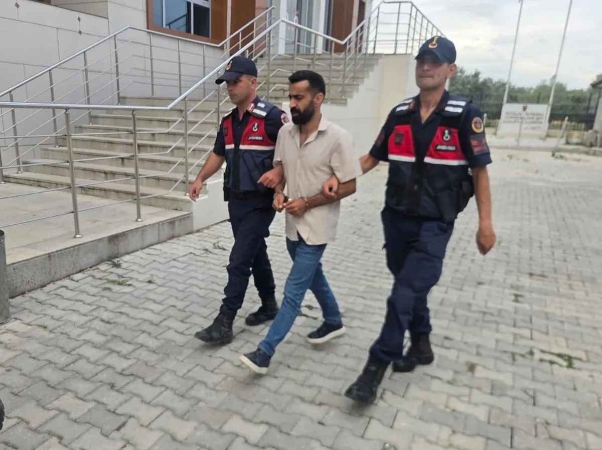 1791622168921.jpeg Skandal yayın sonrası tutuklanmıştı: Genç kızlara gazino çağrısı yapan 'Reşo' hakkında istenen ceza belli oldu-3