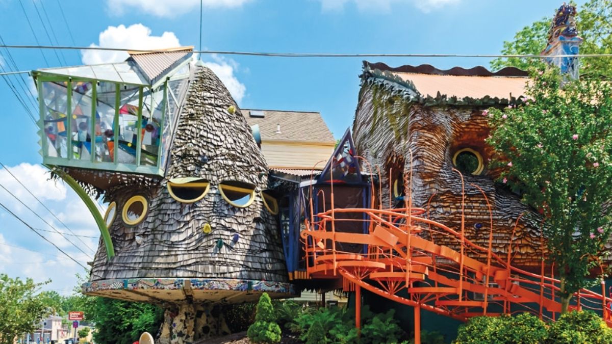 ABD’nin Ohio eyaletinde bulunan Mushroom House, beton ve çelik taşıyıcılar üzerine kurulan mantar biçimli sıra dışı tasarımıyla mimarinin sanatsal yönünü gözler önüne seriyor. (Foto: Takvim foto arşivi)