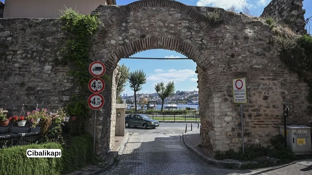 Cibalikapı, Haliç kıyısında Roma’dan Osmanlı’ya uzanan denizcilik, ticaret ve kent yaşamının dönüşümüne tanıklık ediyor. (Foto: AA)