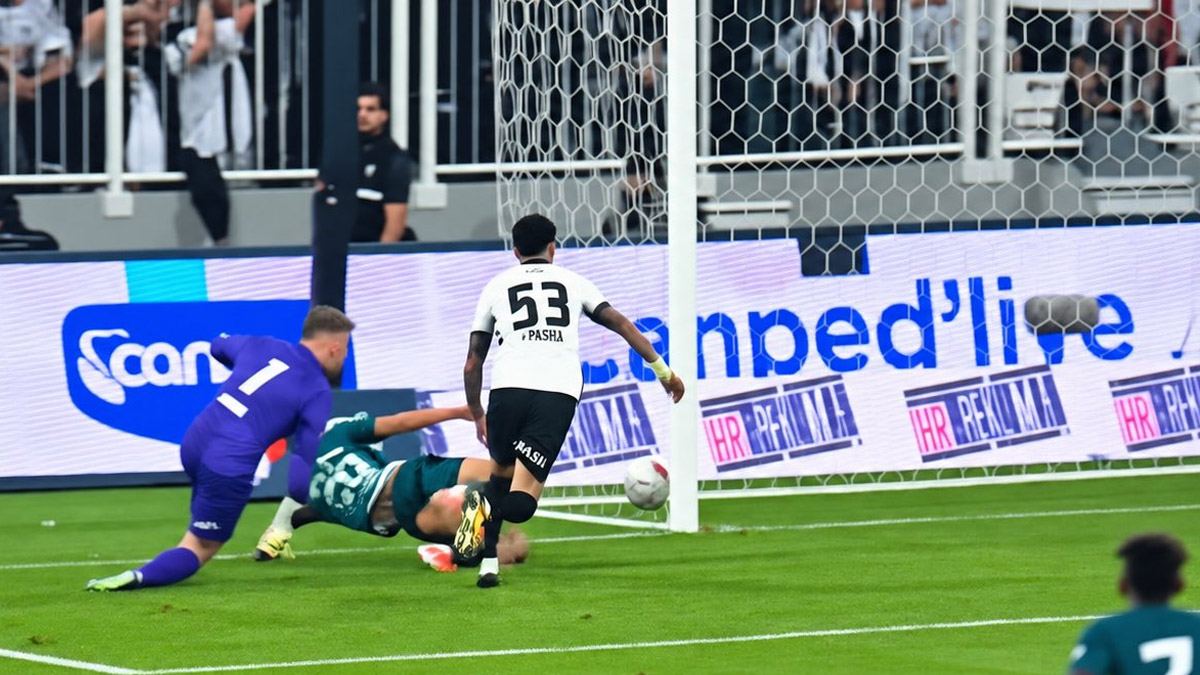 Kocaelispor, Beşiktaş karşısında penaltı bekledi. (Görüntü beIN SPORTS'tan alınmıştır)