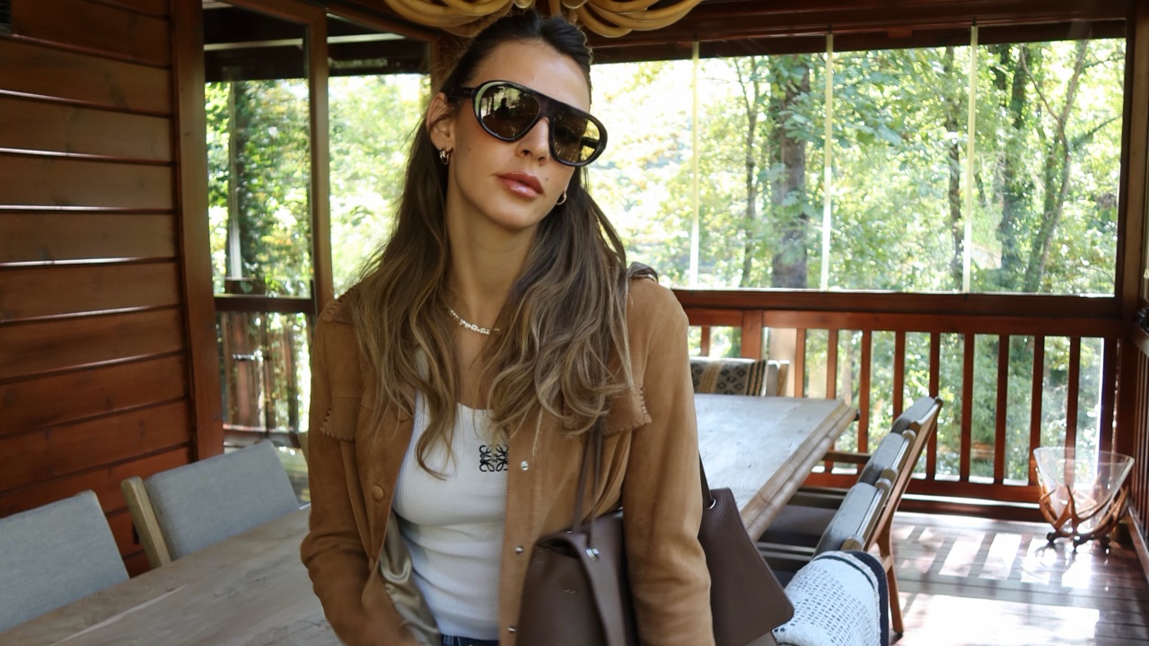 Oyunculuğu bıraktım kararının ardından 18 gün geçti! Hülya Koçyiğit, 58 yıllık eşi Selim Soydan ve torunu Aslışah'la aile albümünde-8