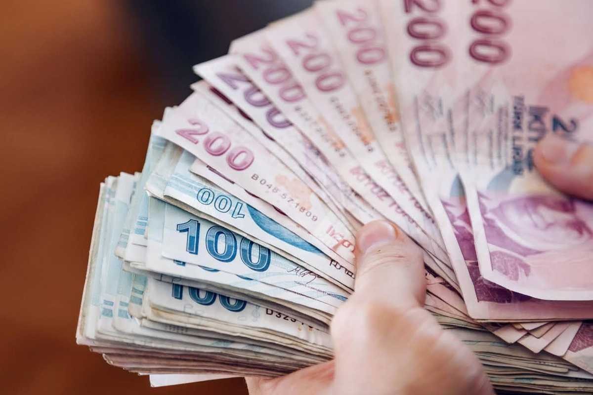 Vatandaşlık maaşı sisteminin önce pilot illerde uygulanması, ardından 2027 yılında ülke geneline yaygınlaştırılması hedefleniyor.