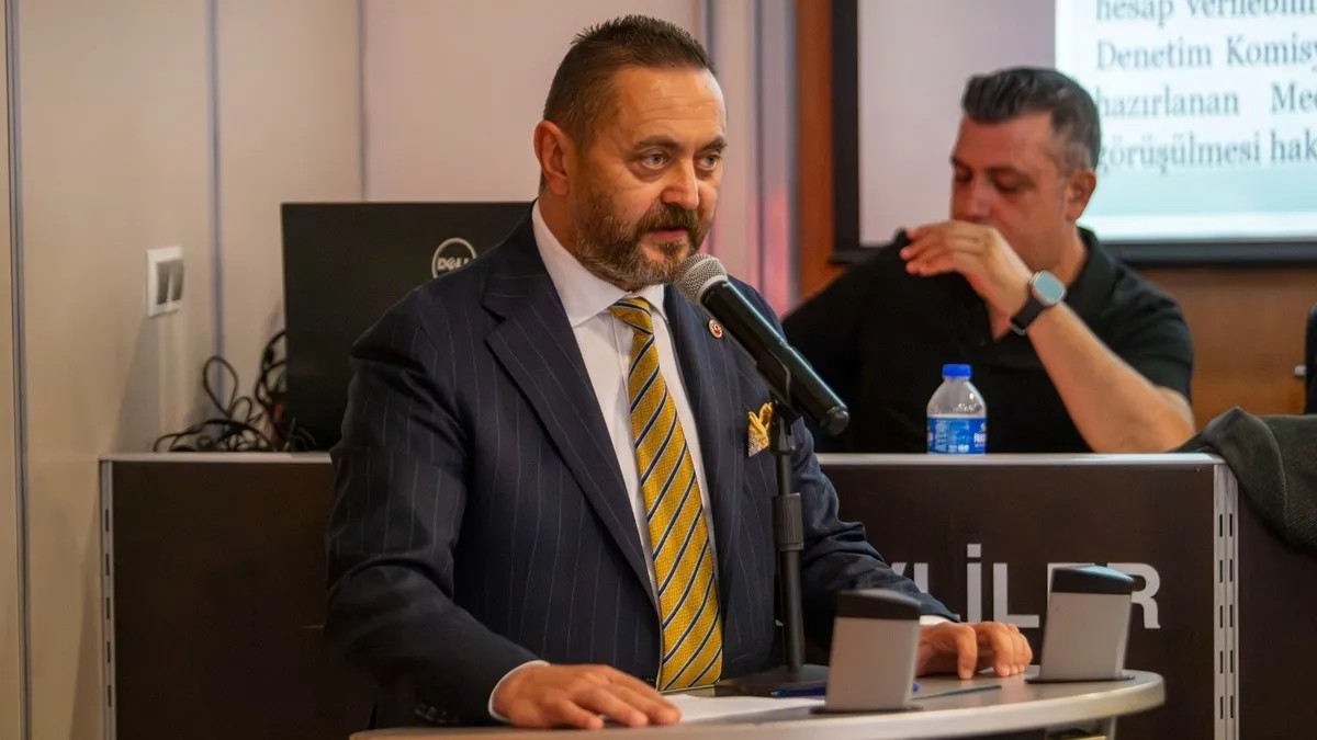 AK Parti Karşıyaka Belediye Meclisi Grup Başkanvekili Hasan Ünal (Fotoğraf: AA)
