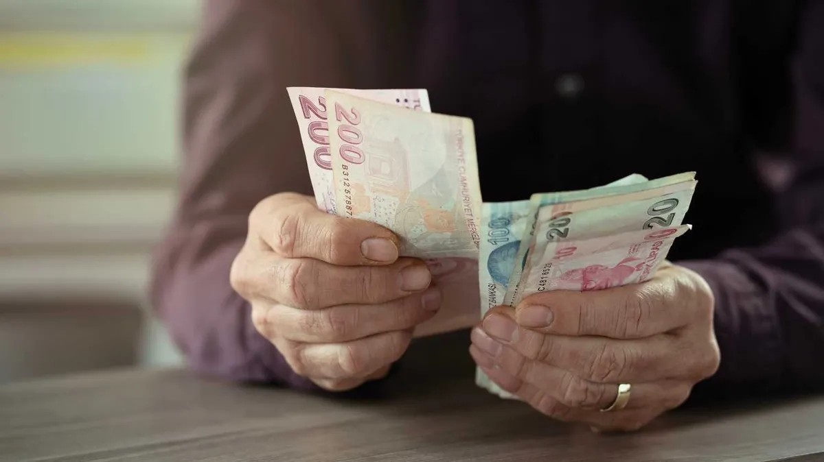 memurun-saatlik-mesaisine-ve-gunluk-harcligina-yuzde-20-zam-1792180477930.jpeg Memurun saatlik mesaisine ve günlük harçlığına yüzde 20 zam: Meslek meslek zamlı mesai ücretleri-2
