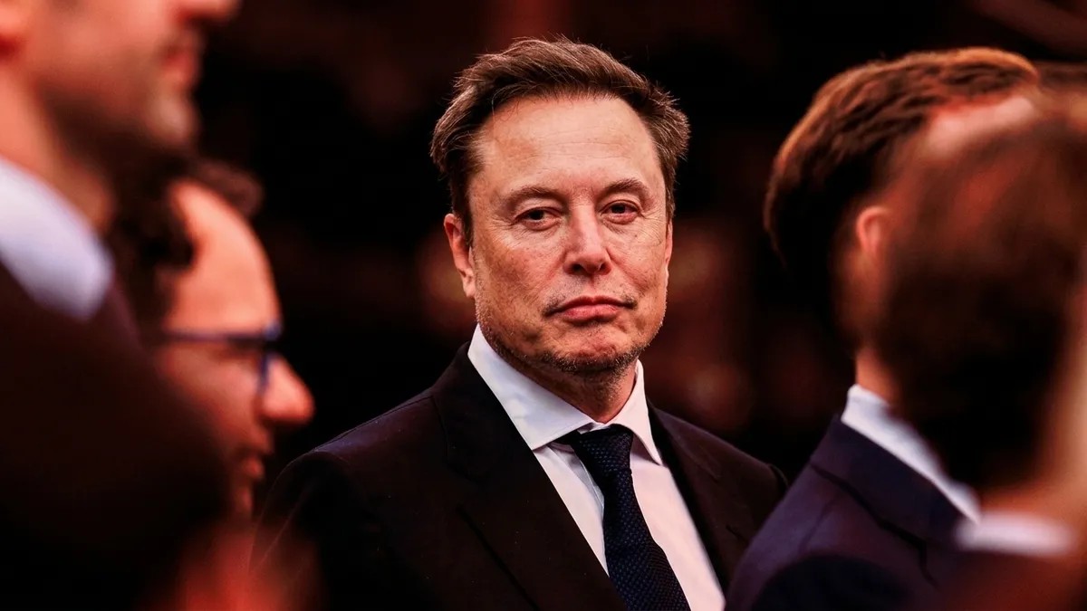tesla-ucan-roadster-hisselerinde-yuzde-18-kayip-1792496681632.jpeg Tesla'nın uçan otomobili havalandı, hisseleri çakıldı! Elon Musk'ın şirketinde yüzde 18'lik kayıp-3