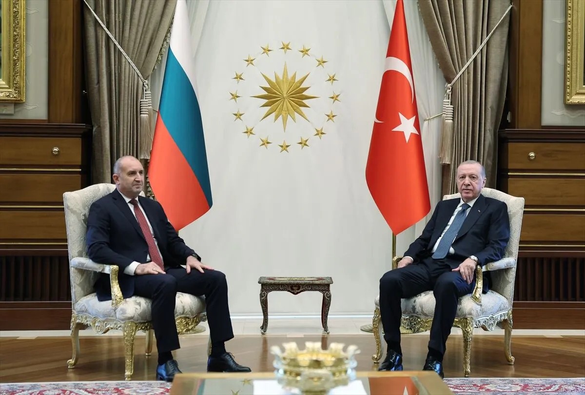 baskan-erdogandan-bulgaristan-basbakani-rumen-radeve-telefon-cop31-daveti-ve-karadeniz-mesaji-1792605671646.jpeg Başkan Erdoğan’dan Bulgaristan Başbakanı Rumen Radev’e telefon! COP31 daveti ve Karadeniz mesajı-2