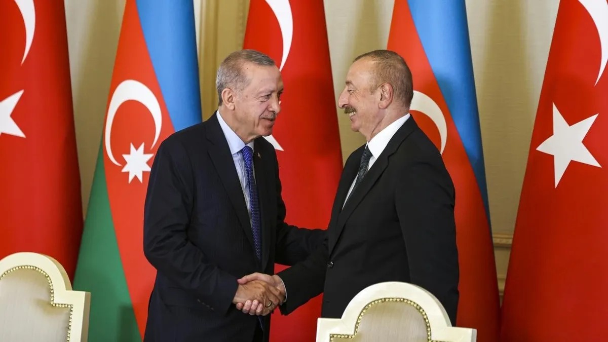 Erdoğan Aliyev’i Ankara’daki TDT zirvesine davet etti. (Foto: AA)
