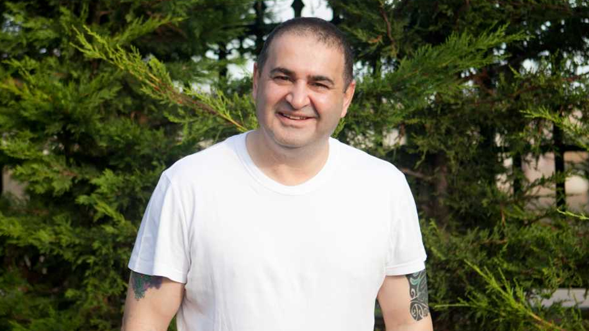 Şafak Sezer, programda yöneltilen soru üzerine Başkan Recep Tayyip Erdoğan'ı neden sevdiğini açıkça ifade etti.