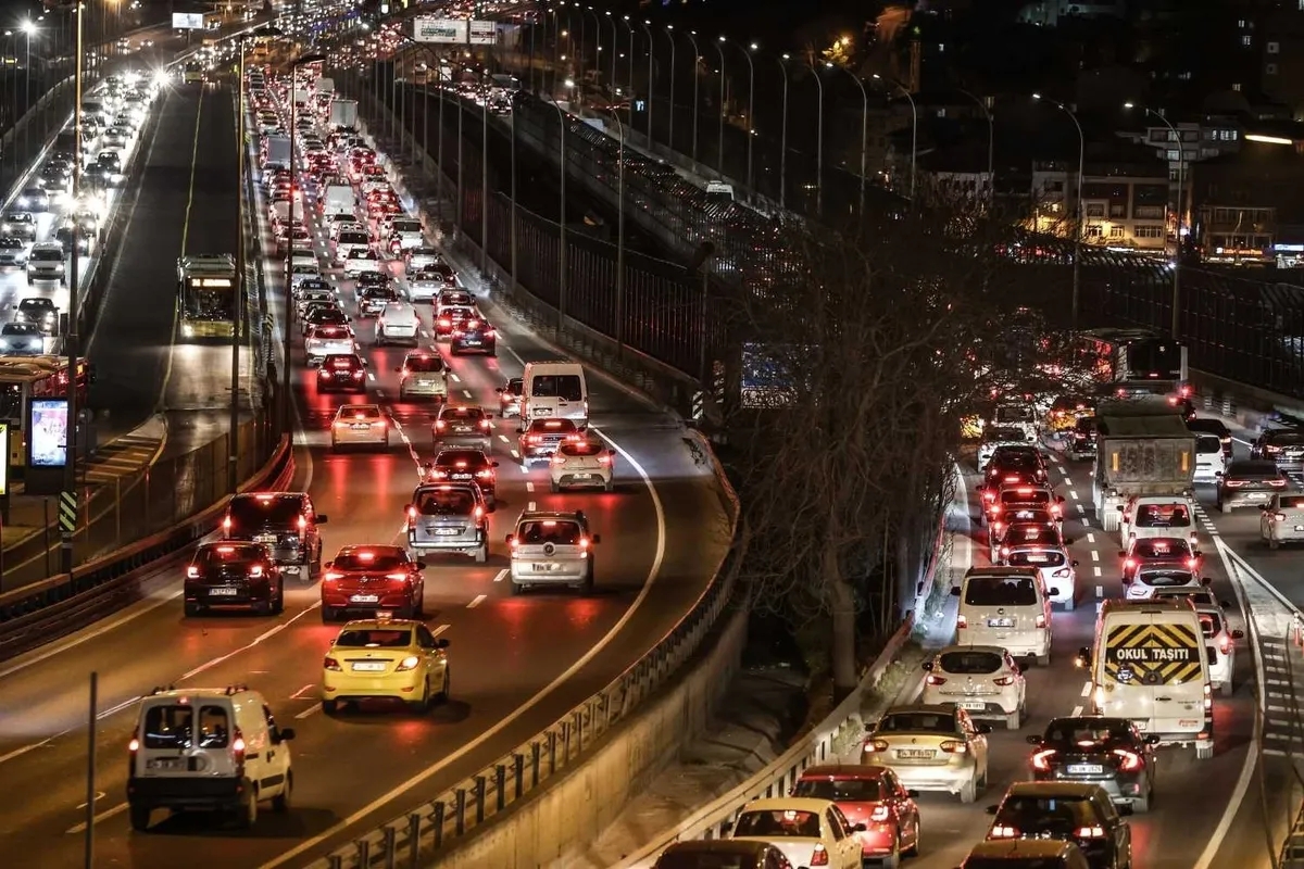 İstanbul Valiliği, 24 ve 29 Ekim tarihlerinde trafiğe kapatılacak yolları ve alternatif güzergahları açıkladı.