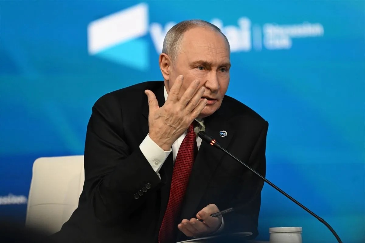 Rus lider, ateşkes yerine Rusya ve Ukrayna'nın güvenliğini sağlayacak nihai anlaşma istediklerini söyledi. (Foto: AA)