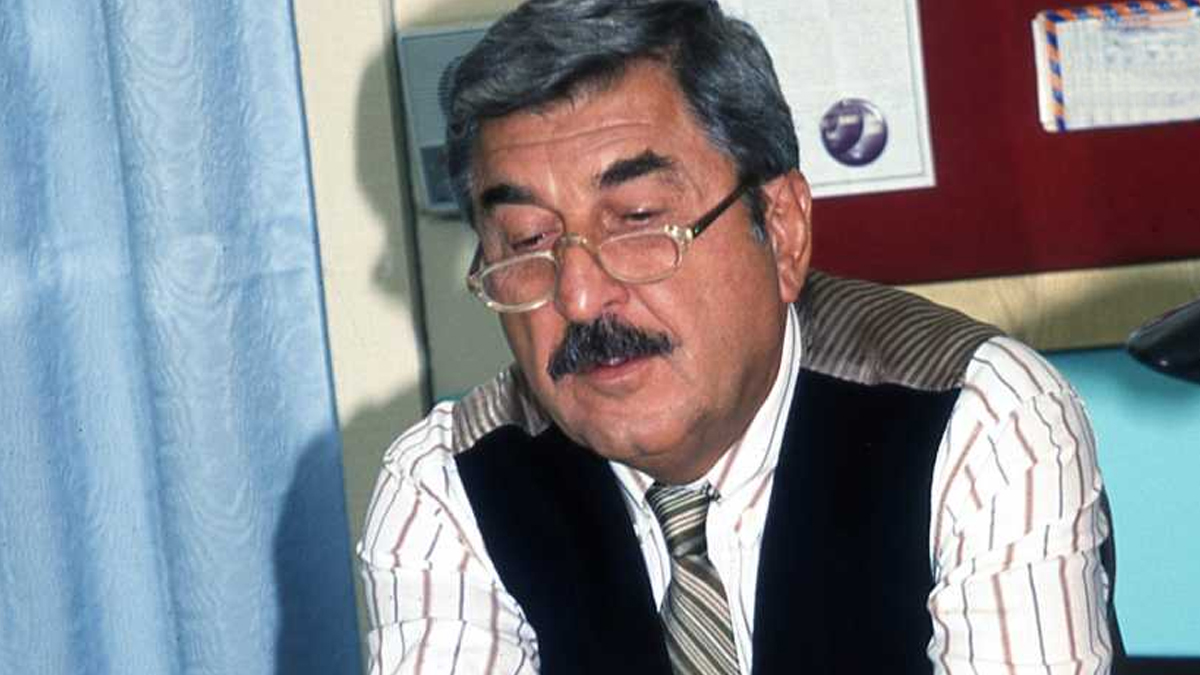 Yıllardır süregelen kariyerine rağmen çalışmaya devam ettiğini belirten Tamer, sanat anlayışını anlattı.