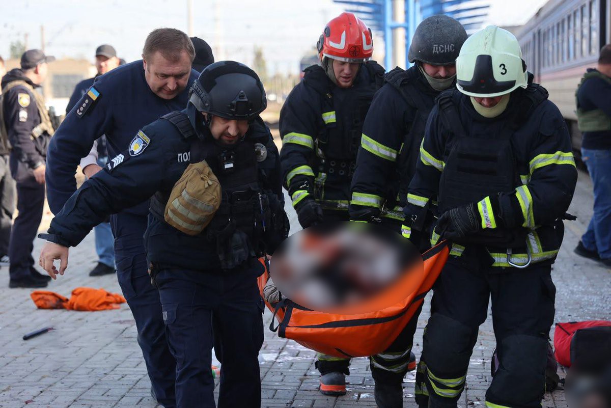 1793274850988.jpg Rus ordusu Ukrayna'nın Dnipro kentindeki tren istasyonunu İHA ile vurdu: 13 kişi öldü, 10 kişi yaralandı-4