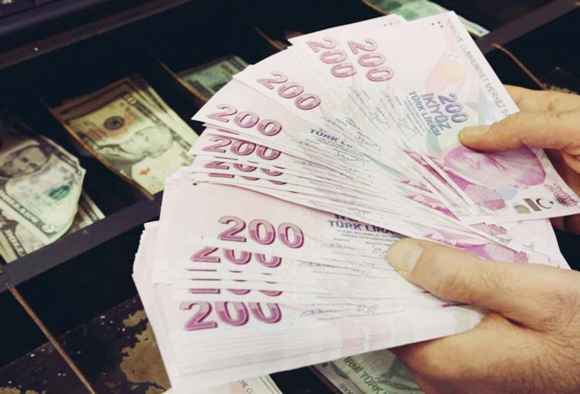 SSK emeklisine en az bin 648 TL