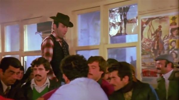Yeşilçam’dan şaşırtıcı çekim hataları!
