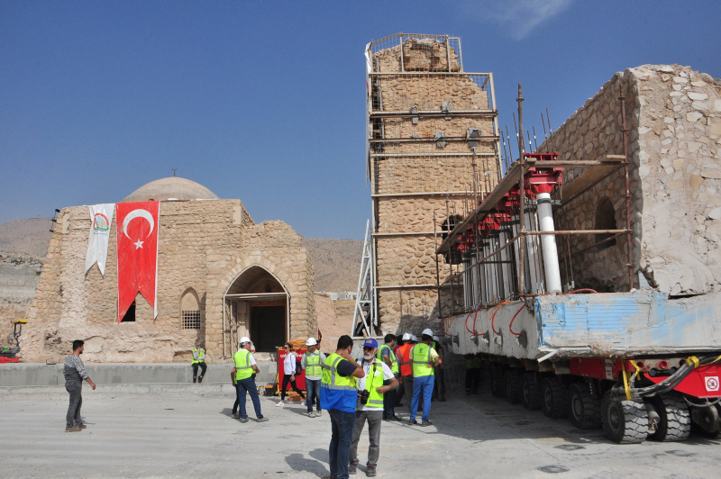 Hasankeyf kalesinin Orta Kapısı Arkeopark Alanına taşındı