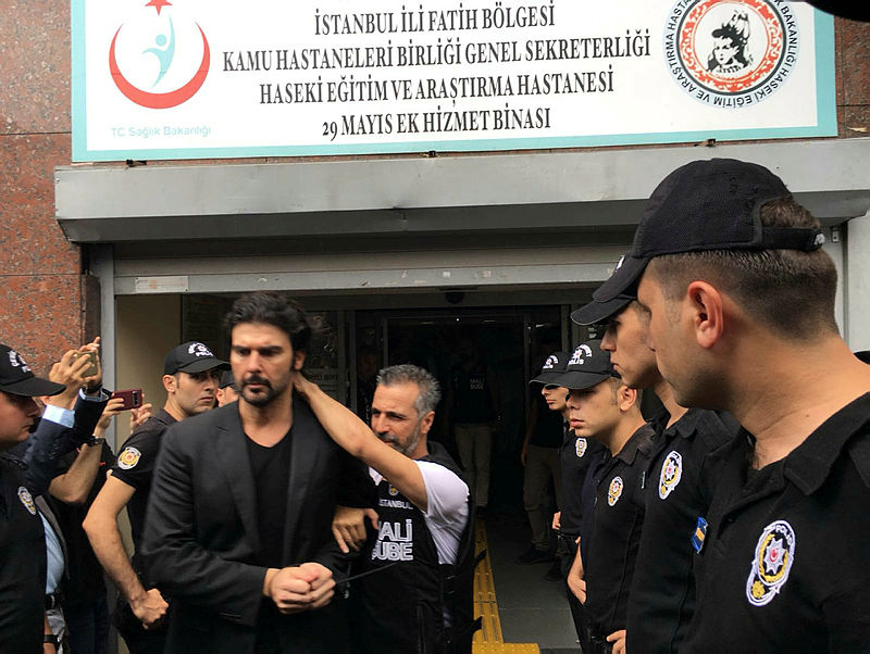 Adnan Oktar’ın iğrenç tuzağı ortaya çıktı! 3 kız kardeşle birlikte olabilmek için...