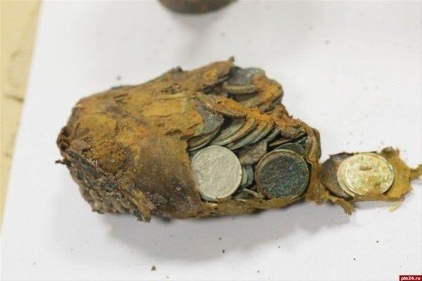 Büyükannesinden kalan dolabı açtı hayatının şokunu yaşadı