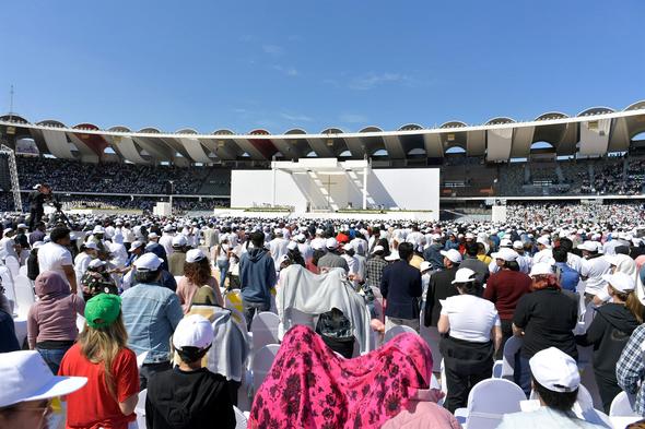 Papa Franciscus, BAE’de düzenlenen ilk ayini yönetti