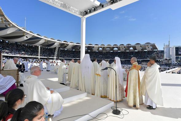 Papa Franciscus, BAE’de düzenlenen ilk ayini yönetti