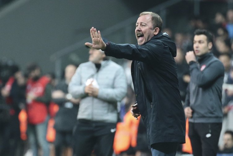 Sergen Yalçın Beşiktaş’ın transfer listesini tek tek açıkladı! Ze Luis, Aboubakar, Kalinic...