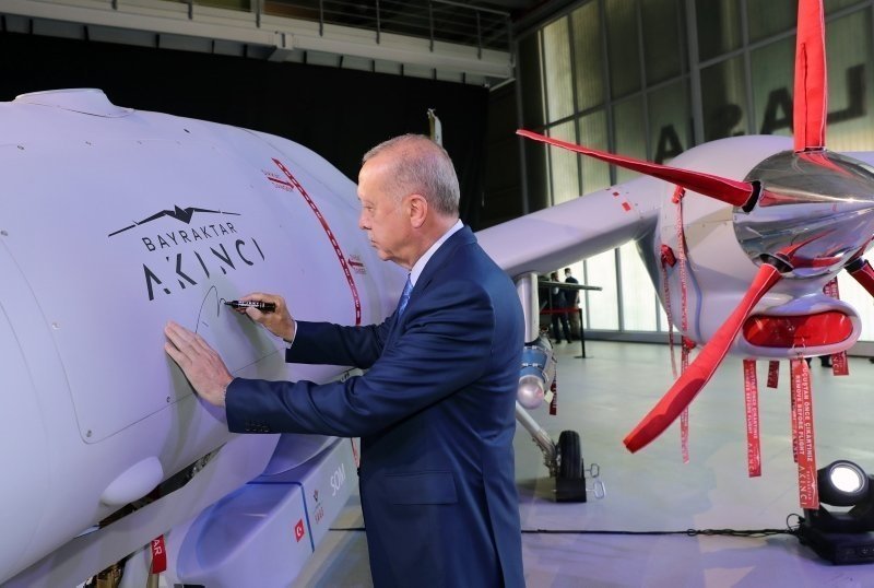 SİHA’ların başarısı Yunanları endişeye soktu! Türklerin var bizim niye yok