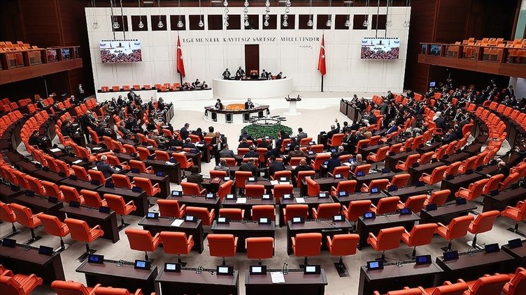 Muhalefet aday yarışında, AK Parti hizmet telaşında: 2023’te 13 dev eser