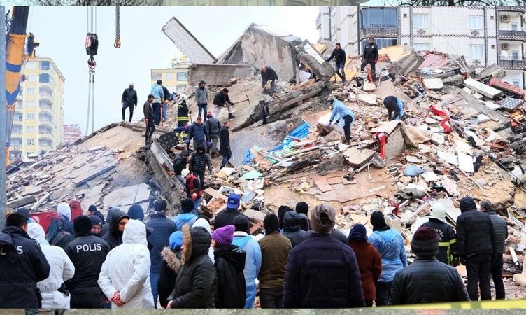 Gaziantep Emre Apartmanı bu yüzden yıkılmış! İki binadan biri sağlam diğeri  yerle bir! O binaya öyle bir şey yapmışlar ki...