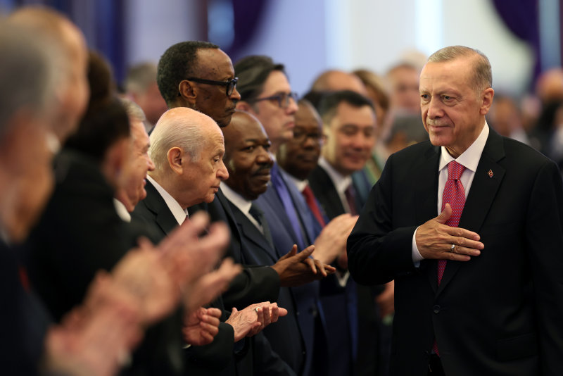 Külliye’de tarihi anlar! Başkan Erdoğan liderlerle tek tek tokalaştı: Paşinyan, Aliyev’in arkasına oturtuldu