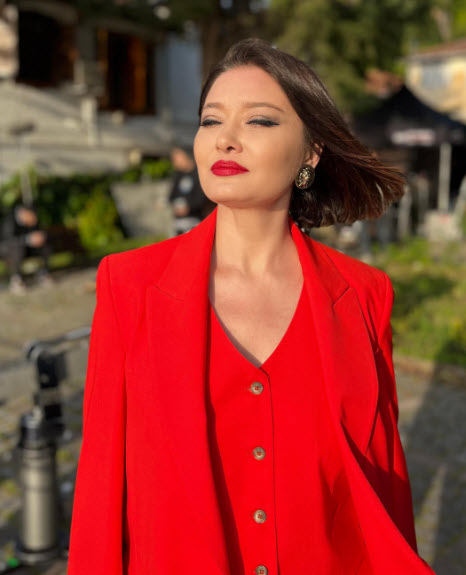 16 kilo verdim bildiğiniz aç kaldım diyen Nurgül Yeşilçay zayıflama sırlarını tek tek çıkladı! 47’lik Nurgül bakın nasıl kilo vermiş