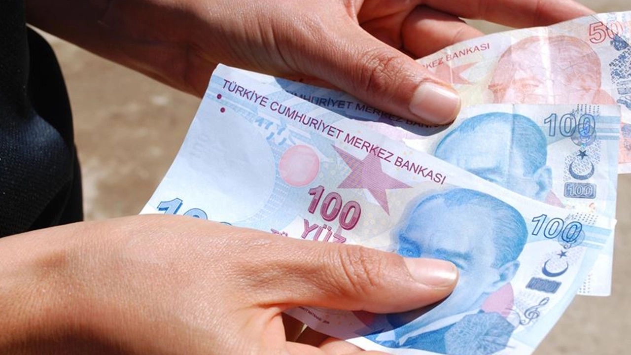 İhtiyacı olan ATM’den çeksin! Hızır gibi yetişti! 10,000 TL, 15,000 TL ve 18,000 TL nakit para veriliyor!