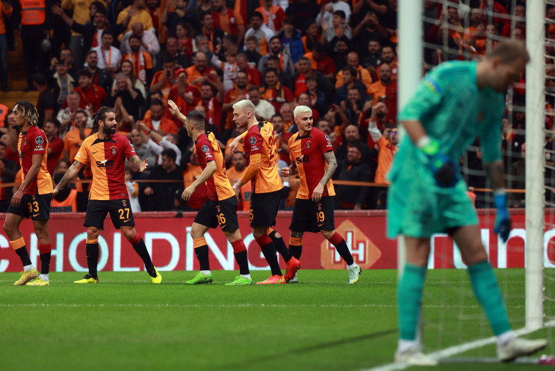İşte Galatasaray - Beşiktaş derbisinin 11’leri!