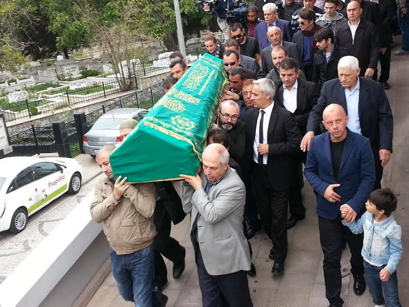 Münevver Karabulut cinayetinde yeni gelişme! Cem Garipoğlu’nun mezarı açılacak! Münevver Karabulut’un babası Süreyye Karabulut ilk kez konuştu: Derin şüphelerim var