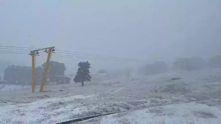 Kocaeli beyaza büründü! Yılın ilk karı düştü