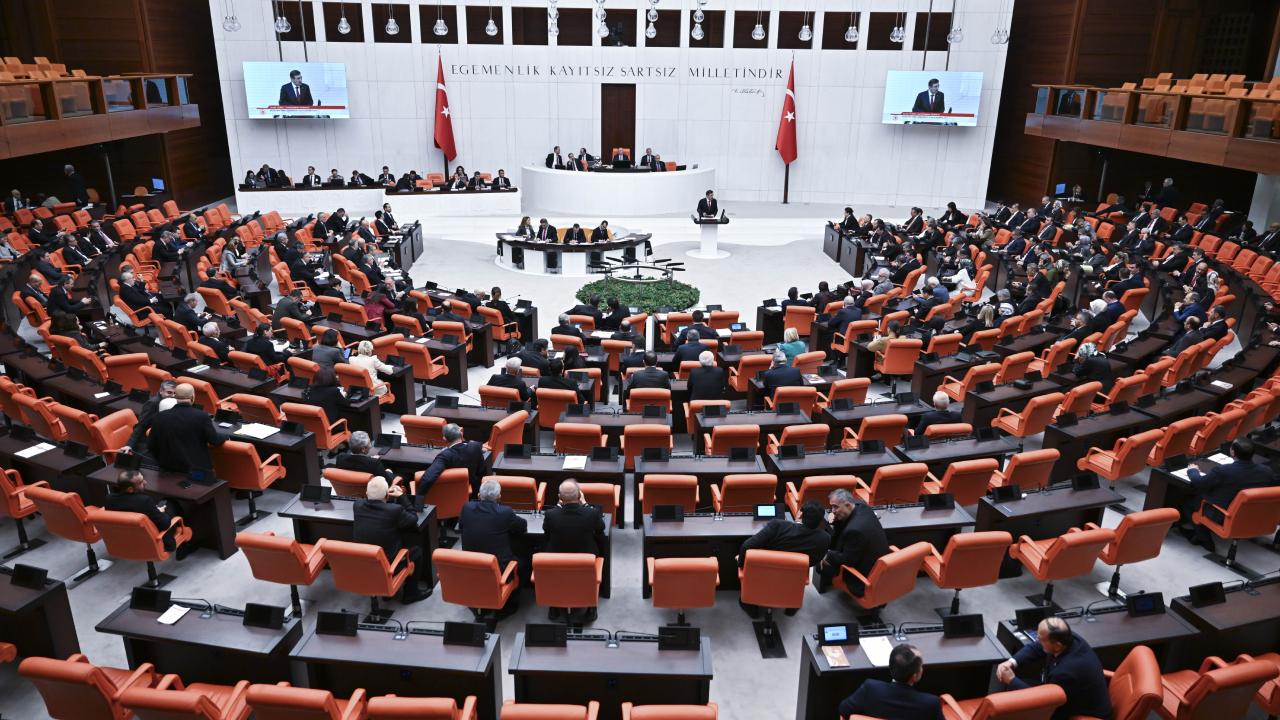 Kademeli emeklilik, 3600 ek gösterge çıktı mı? Yeni Torba yasa Meclis’ten geçti mi, çıktı mı? TORBA YASA MADDELERİ İÇERİĞİ 2024
