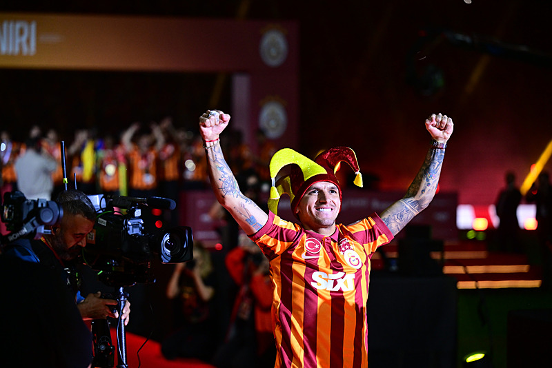 Galatasaray’dan şaşırtan transfer! Eski Beşiktaşlı geliyor