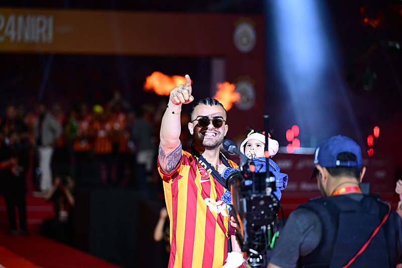 Galatasaray’dan şaşırtan transfer! Eski Beşiktaşlı geliyor