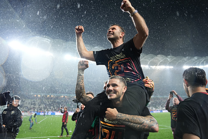 Galatasaray’dan şaşırtan transfer! Eski Beşiktaşlı geliyor