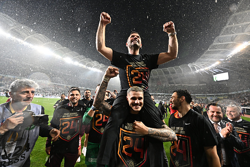 Galatasaray’dan şaşırtan transfer! Eski Beşiktaşlı geliyor