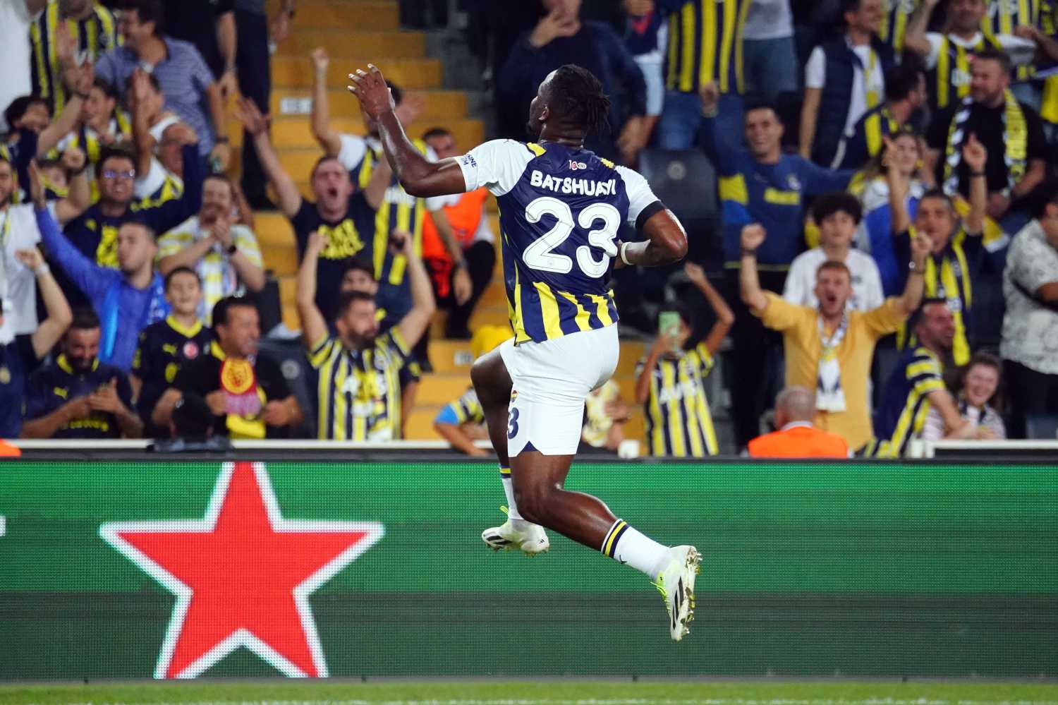 Fenerbahçeli futbolculardan Batshuayi’ye şok hamle!