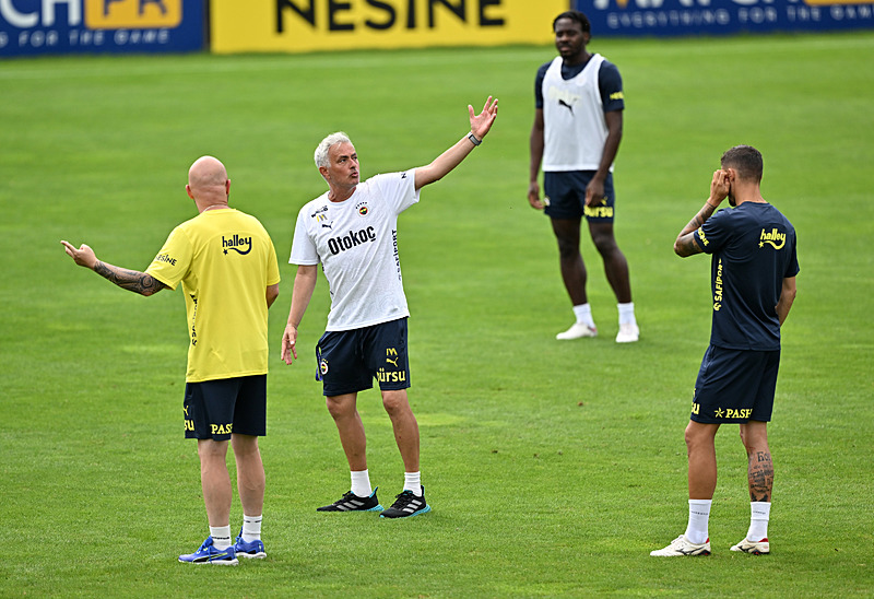 TRANSFER HABERİ: A Milli Takım’ın genç yıldızı Fenerbahçe’ye! Merih ve Cenk derken...