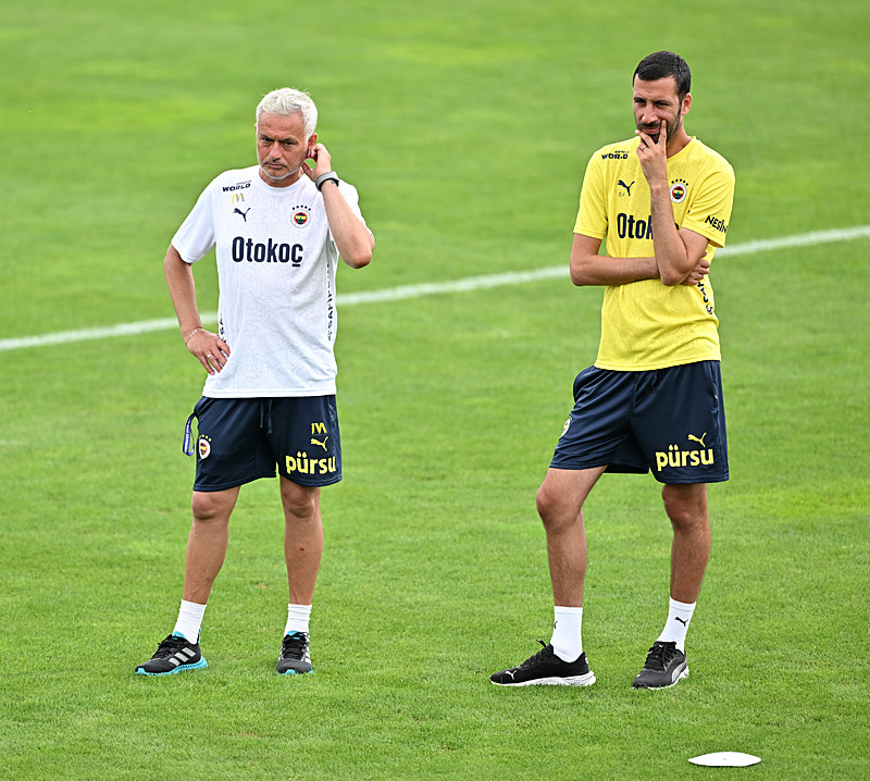 TRANSFER HABERİ: A Milli Takım’ın genç yıldızı Fenerbahçe’ye! Merih ve Cenk derken...